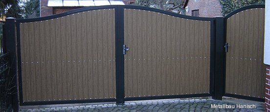 Drehflügeltor mit Tür